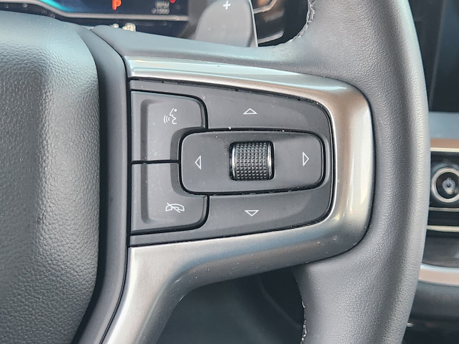 Certified 2023 Chevrolet Silverado 1500 LTZ AWD/4WD image 31