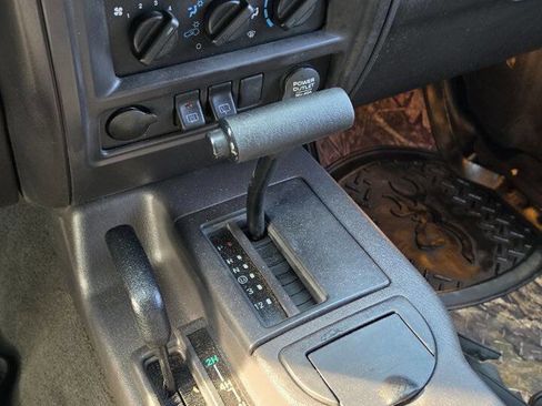 Used 2001 Jeep Cherokee Sport AWD/4WD image 16