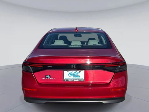 Certified 2023 Honda Accord EX image 5