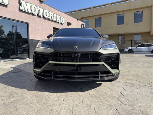Used 2025 Lamborghini Urus SE AWD/4WD image 3