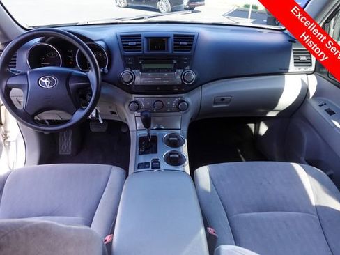 Used 2012 Toyota Highlander FWD image 4