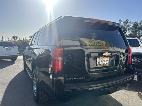 Used 2017 Chevrolet Suburban LT image 38