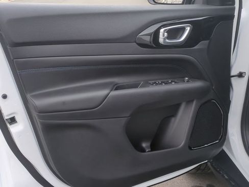 New 2026 Jeep Compass Latitude image 30