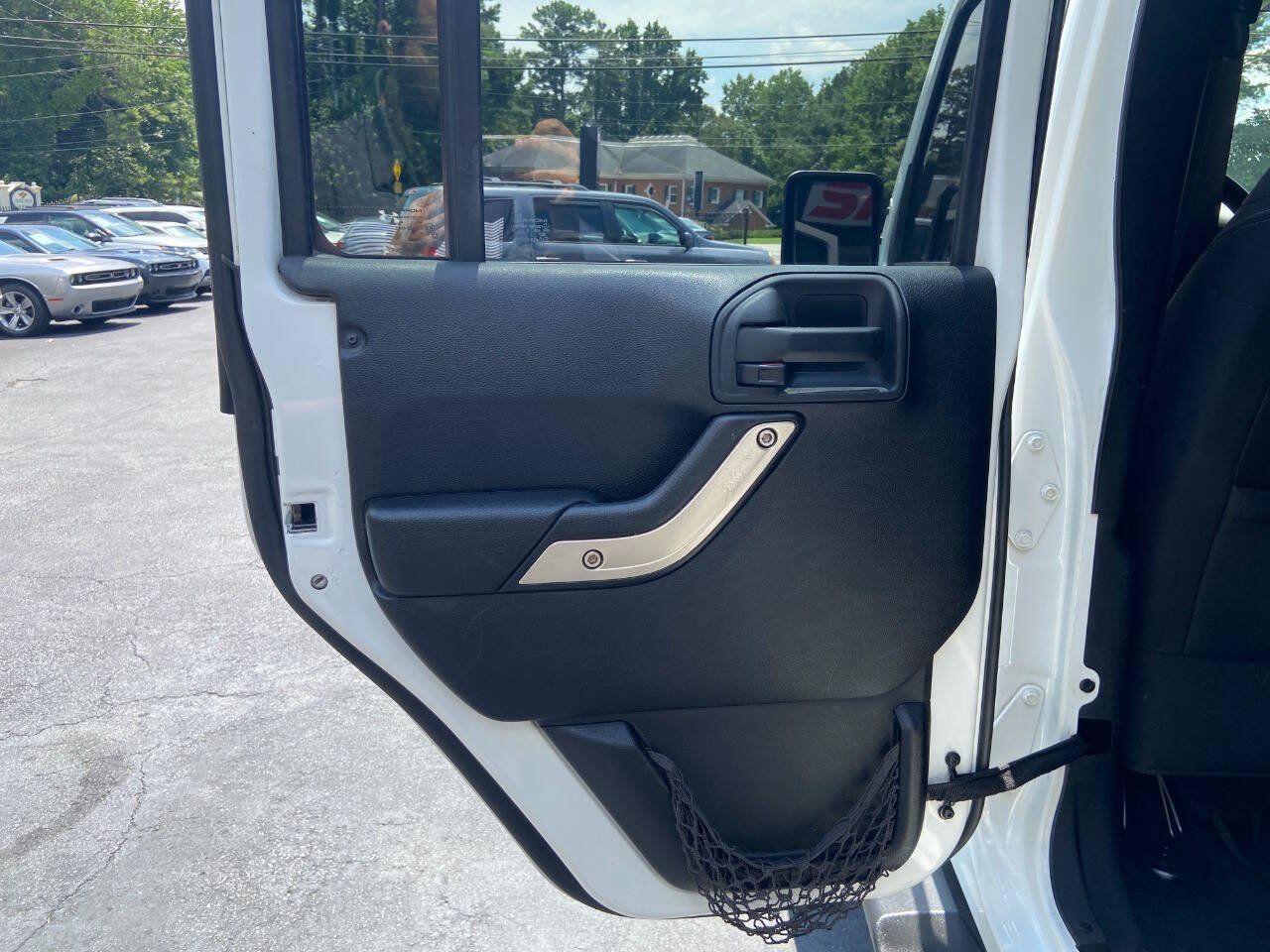 Used 2013 Jeep Wrangler Unlimited Sahara AWD/4WD image 20