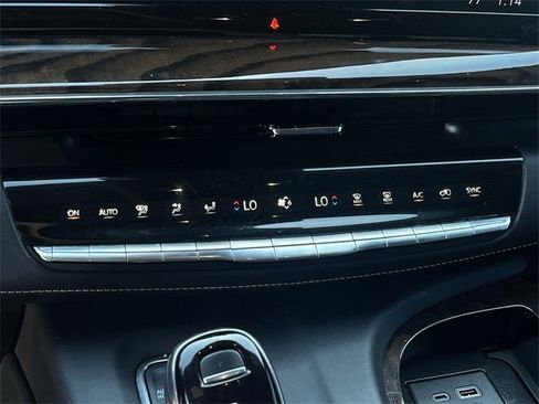 Used 2022 Cadillac Escalade Premium Luxury Platinum image 21