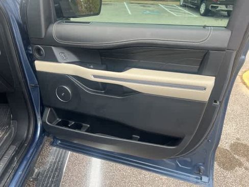 Used 2020 Ford Expedition Platinum image 18