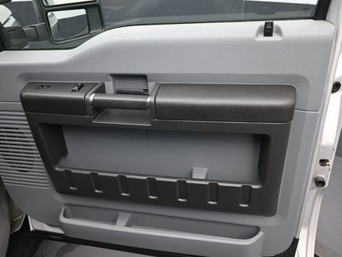 Used 2016 Ford F250 XL w/ Power Equipment Group image 29