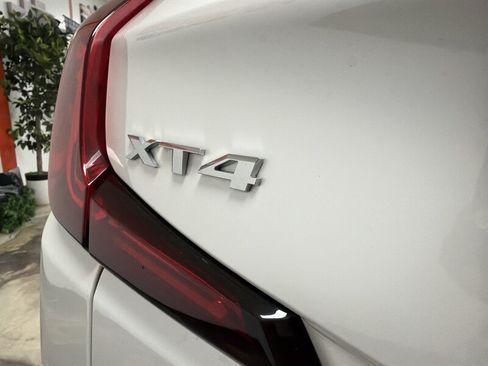 Used 2021 Cadillac XT4 Premium Luxury FWD image 12
