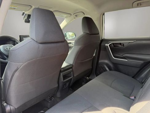 Used 2019 Toyota RAV4 LE AWD/4WD image 34