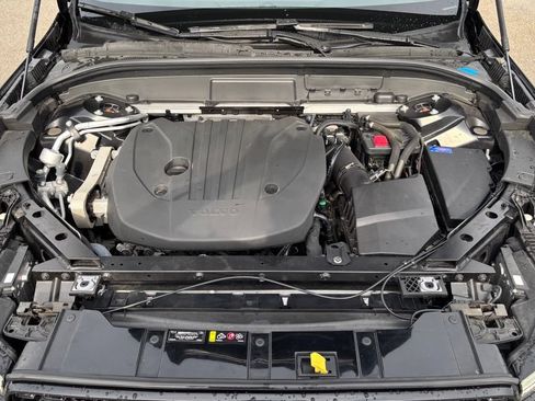 Certified 2024 Volvo XC60 B5 Plus w/ Protection Package Premier AWD/4WD image 29