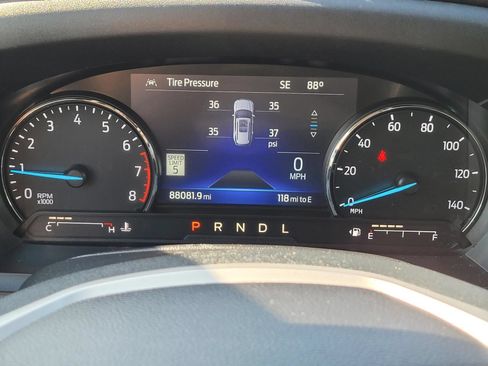 Used 2022 Ford Explorer Limited w/ Equipment Group 301A AWD/4WD image 39