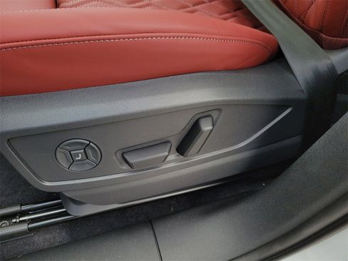 New 2025 Audi SQ5 Premium Plus image 17