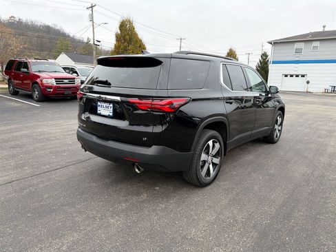 Used 2023 Chevrolet Traverse LT w/ LT Premium Package image 8