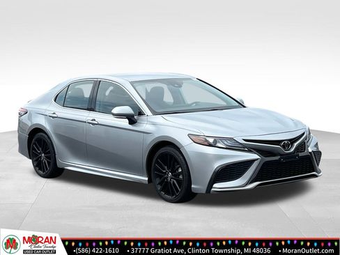 Used 2023 Toyota Camry XSE image 7