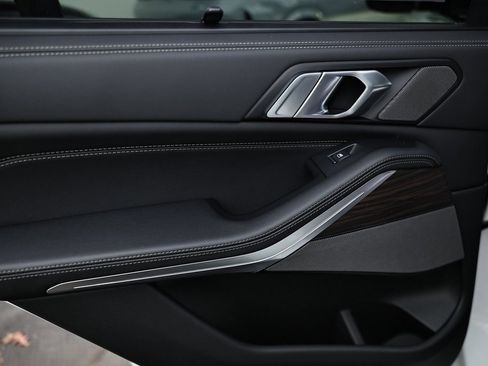 New 2026 BMW X5 xDrive40i w/ M Sport Package image 24