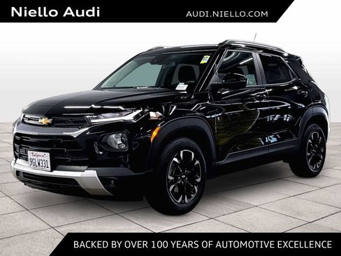 Used 2023 Chevrolet TrailBlazer LT FWD image 1