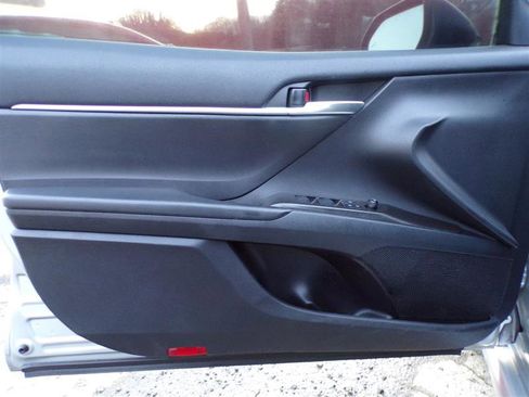 Used 2021 Toyota Camry SE w/ Convenience Package image 12