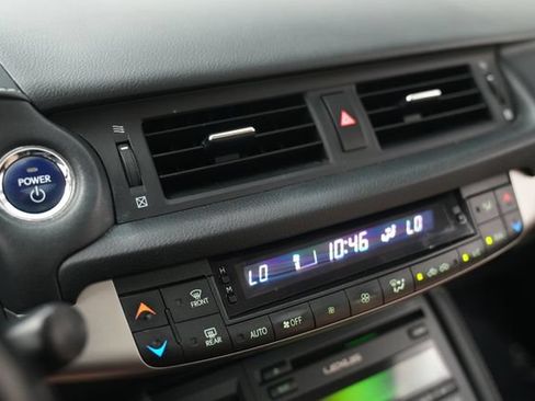Used 2017 Lexus CT 200h FWD image 40
