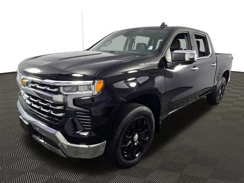 Used 2022 Chevrolet Silverado 1500 LTZ AWD/4WD image 3