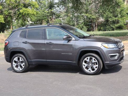 Used 2019 Jeep Compass Limited AWD/4WD image 2