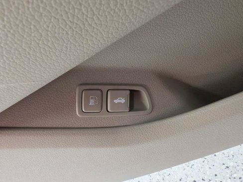 Used 2011 Kia Optima LX FWD image 30