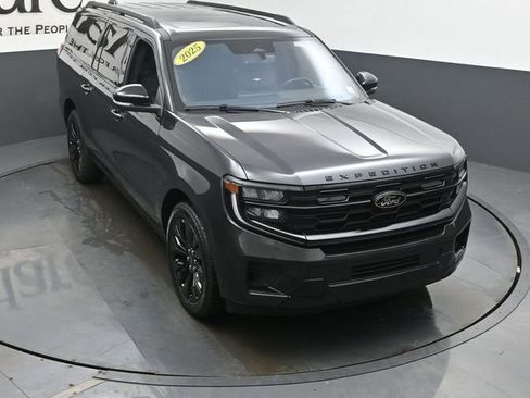 Used 2025 Ford Expedition Max Platinum w/ Stealth Appearance Package AWD/4WD image 51
