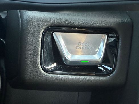 Used 2025 GMC Yukon Denali AWD/4WD image 22
