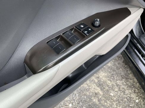 Used 2023 Toyota Camry SE image 27