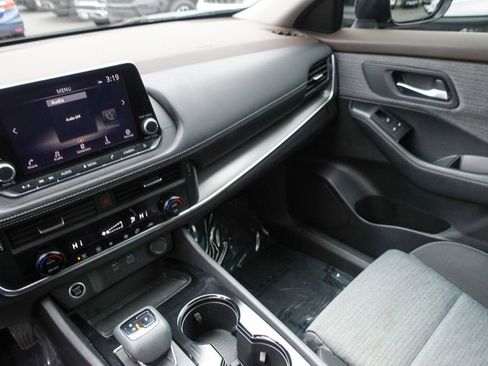 Used 2023 Nissan Rogue SV image 20