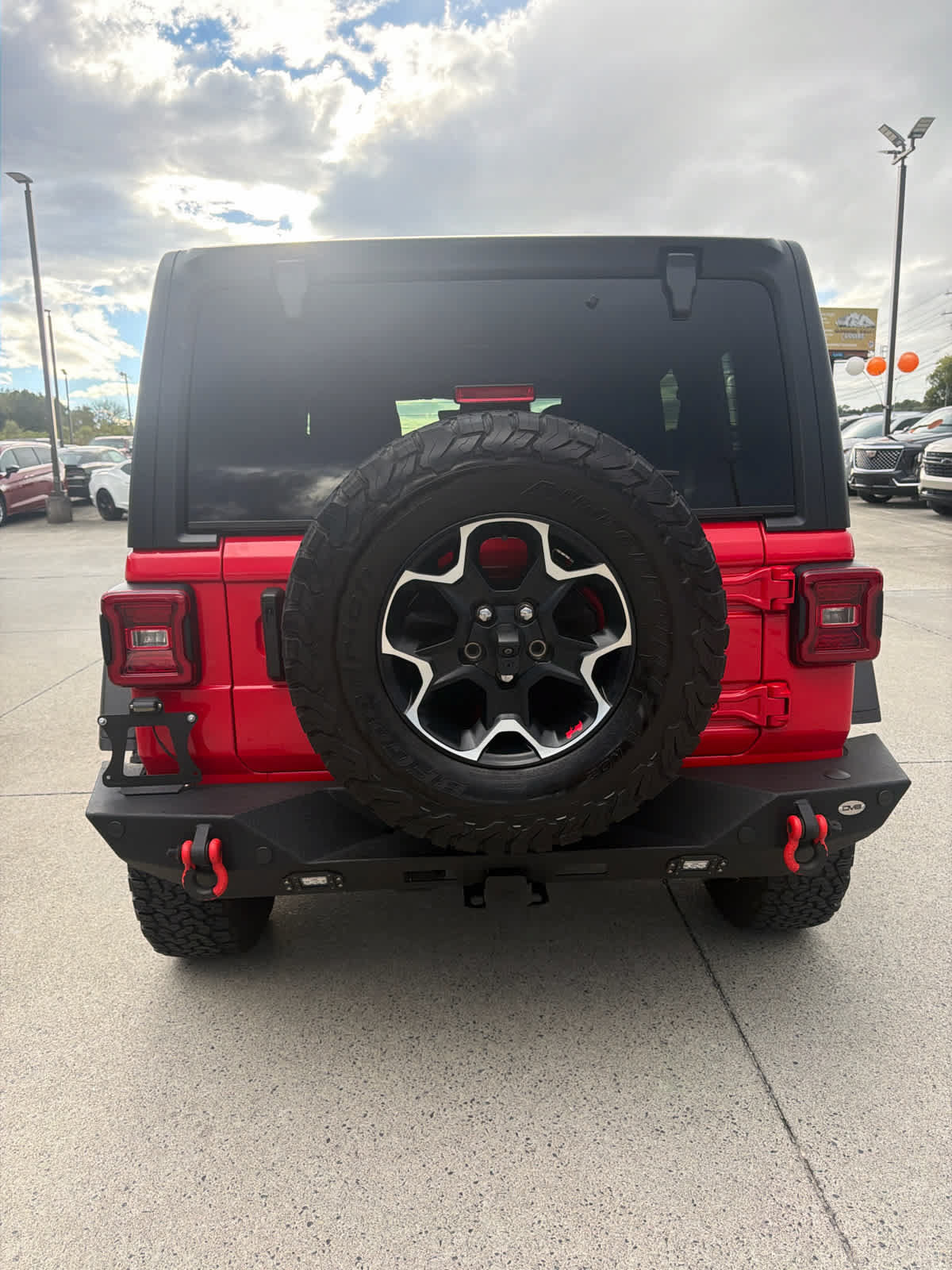 Used 2023 Jeep Wrangler Unlimited Rubicon w/ LED Lighting Group AWD/4WD image 8