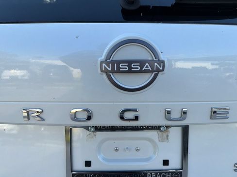 Used 2023 Nissan Rogue SV w/ SV Premium Package AWD/4WD image 10