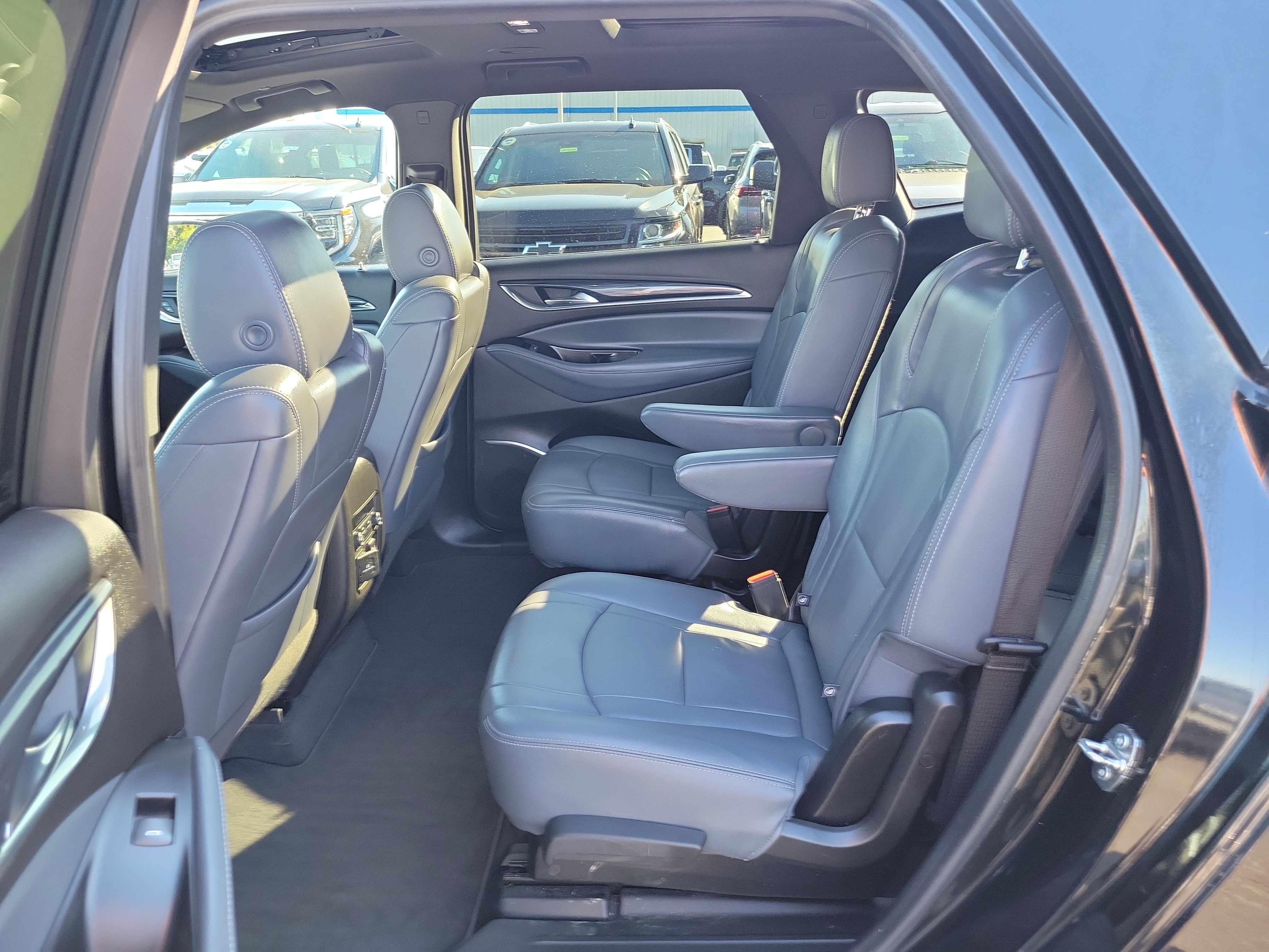 Used 2023 Buick Enclave Essence w/ Experience Buick Package AWD/4WD image 12