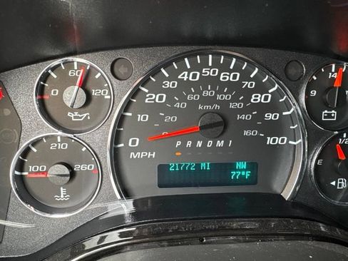 Used 2023 Chevrolet Express 2500 RWD image 29