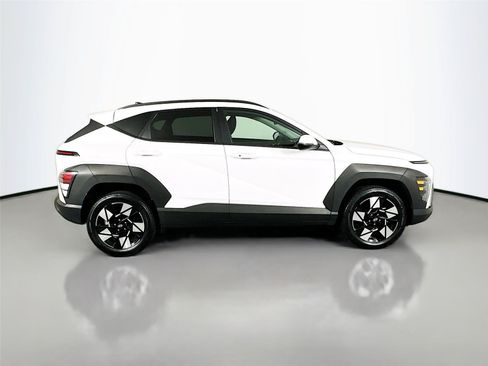 Used 2024 Hyundai Kona SEL AWD/4WD image 16