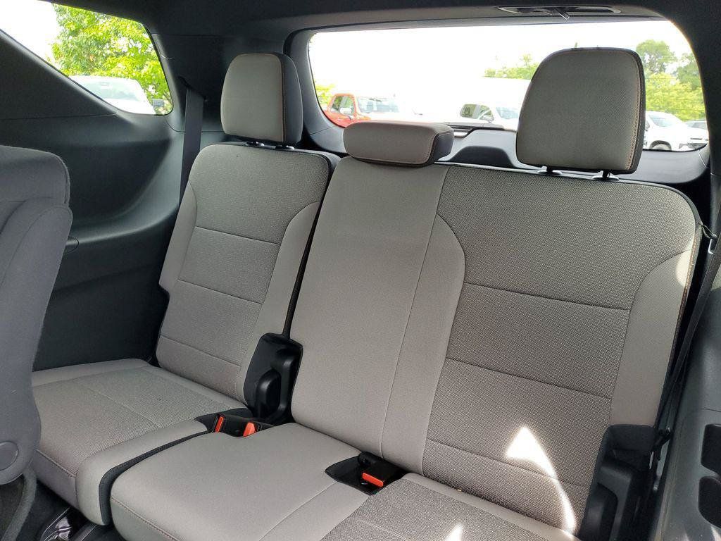 Used 2024 Chevrolet Traverse LT w/ LPO, Floor Liner Package AWD/4WD image 29