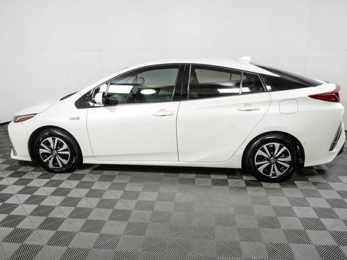 Used 2017 Toyota Prius Prime Advanced FWD image 26