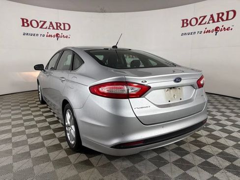 Used 2016 Ford Fusion SE FWD image 9