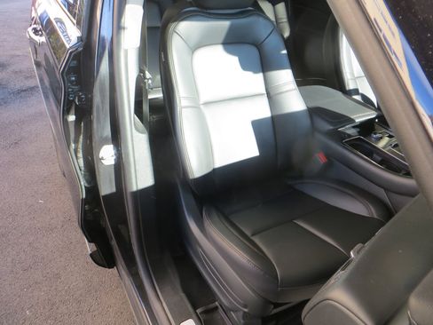 Used 2024 Lincoln Aviator AWD image 27