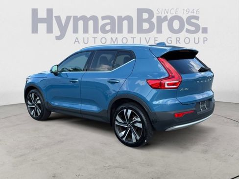Used 2023 Volvo XC40 B5 Plus w/ Driver Assist Package image 5