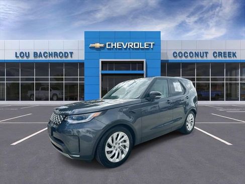 Used 2025 Land Rover Discovery S image 4