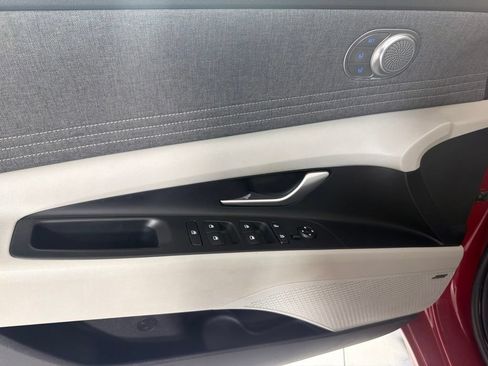Used 2023 Hyundai Elantra Limited FWD image 14