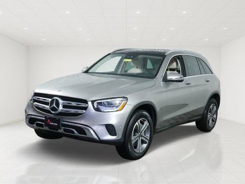 Used 2022 Mercedes-Benz GLC 300 4MATIC image 3