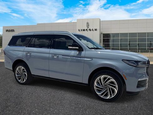 New 2026 Lincoln Navigator Reserve AWD/4WD image 1