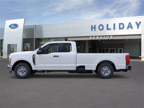 New 2026 Ford F250 XL w/ XL Chrome Package image 3