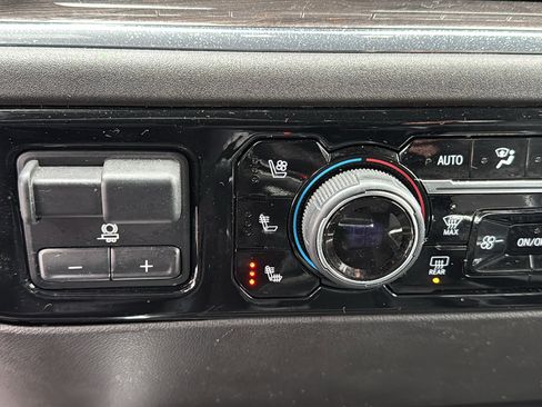 Certified 2023 Chevrolet Silverado 1500 LTZ image 21