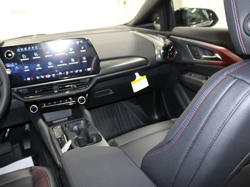 New 2026 Chevrolet Equinox EV RS image 32