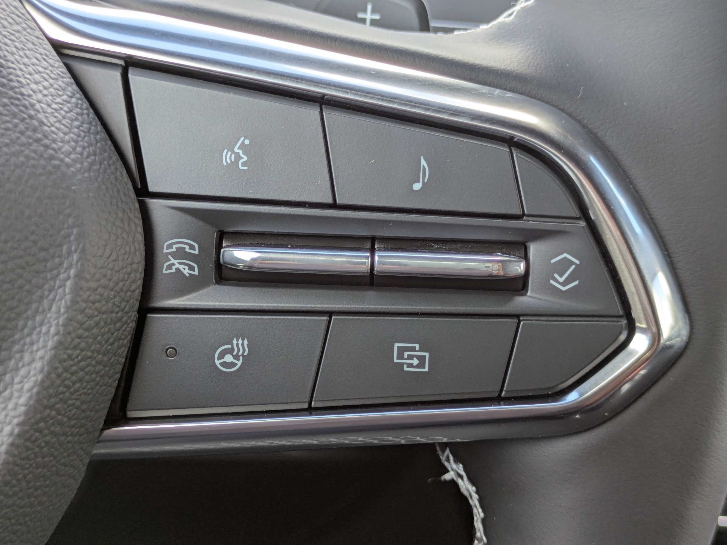 New 2027 Chevrolet Traverse LT w/ Midnight/Sport Edition FWD image 17