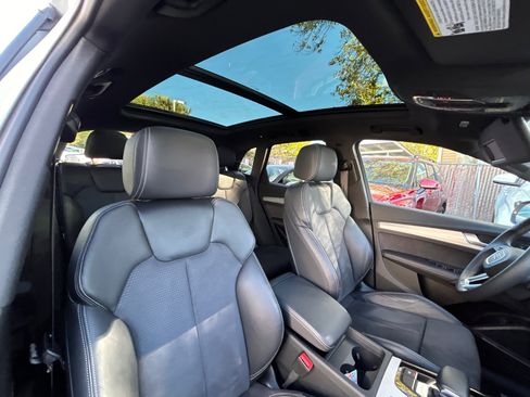 Used 2023 Audi Q5 e Premium Plus w/ Premium Plus Package image 22