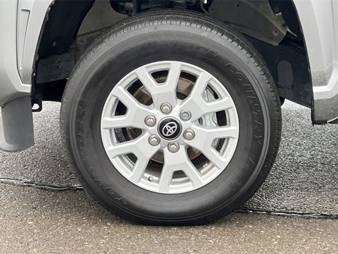 Certified 2024 Toyota Tacoma SR5 image 28