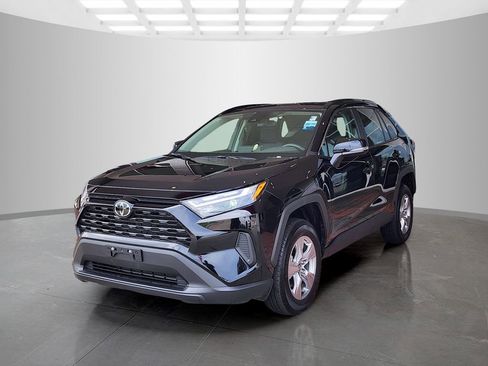 Used 2025 Toyota RAV4 XLE w/ Convenience Package FWD image 9